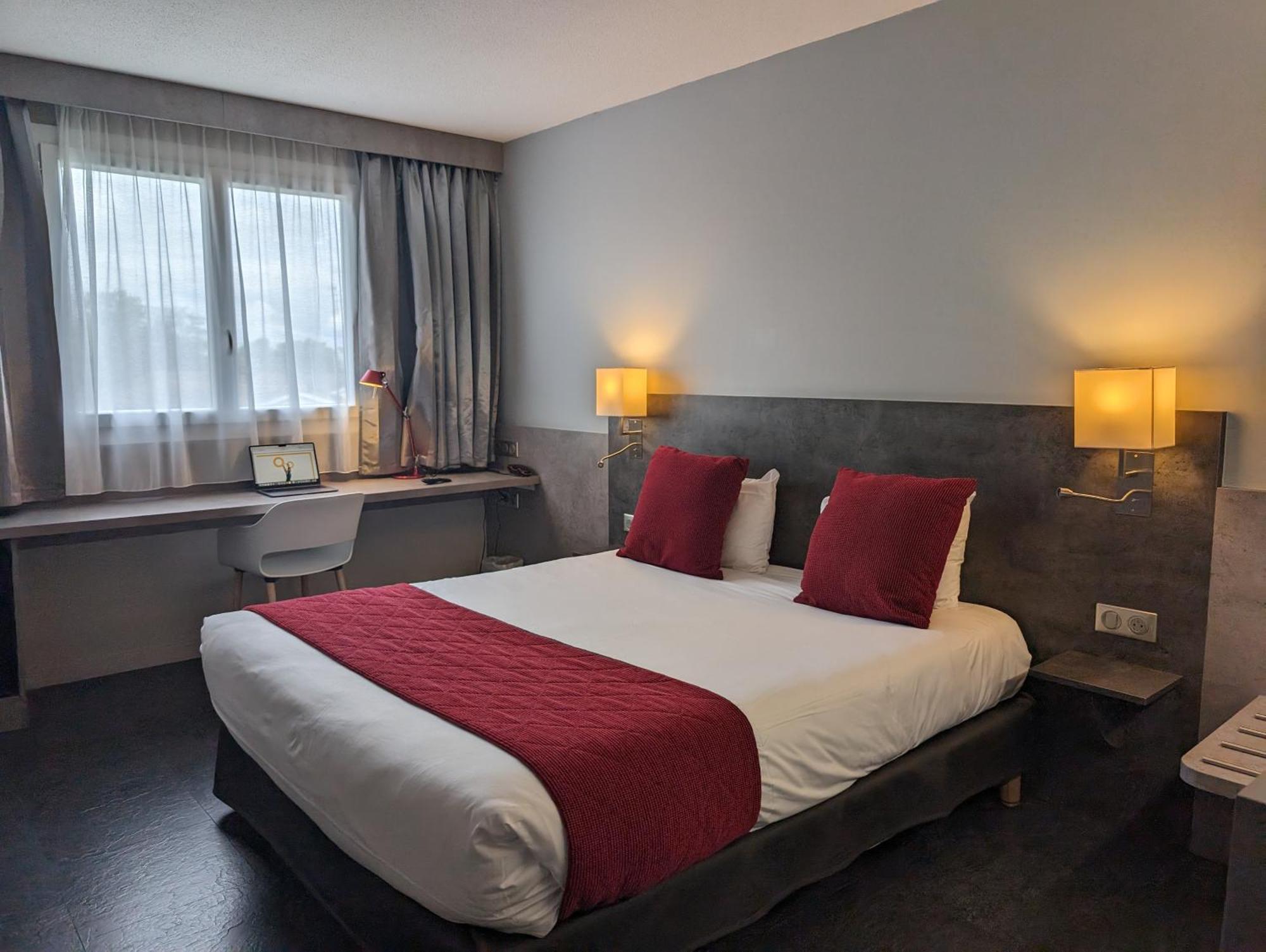 Hotel L'Hotan بورْتيه سور جارون المظهر الخارجي الصورة
