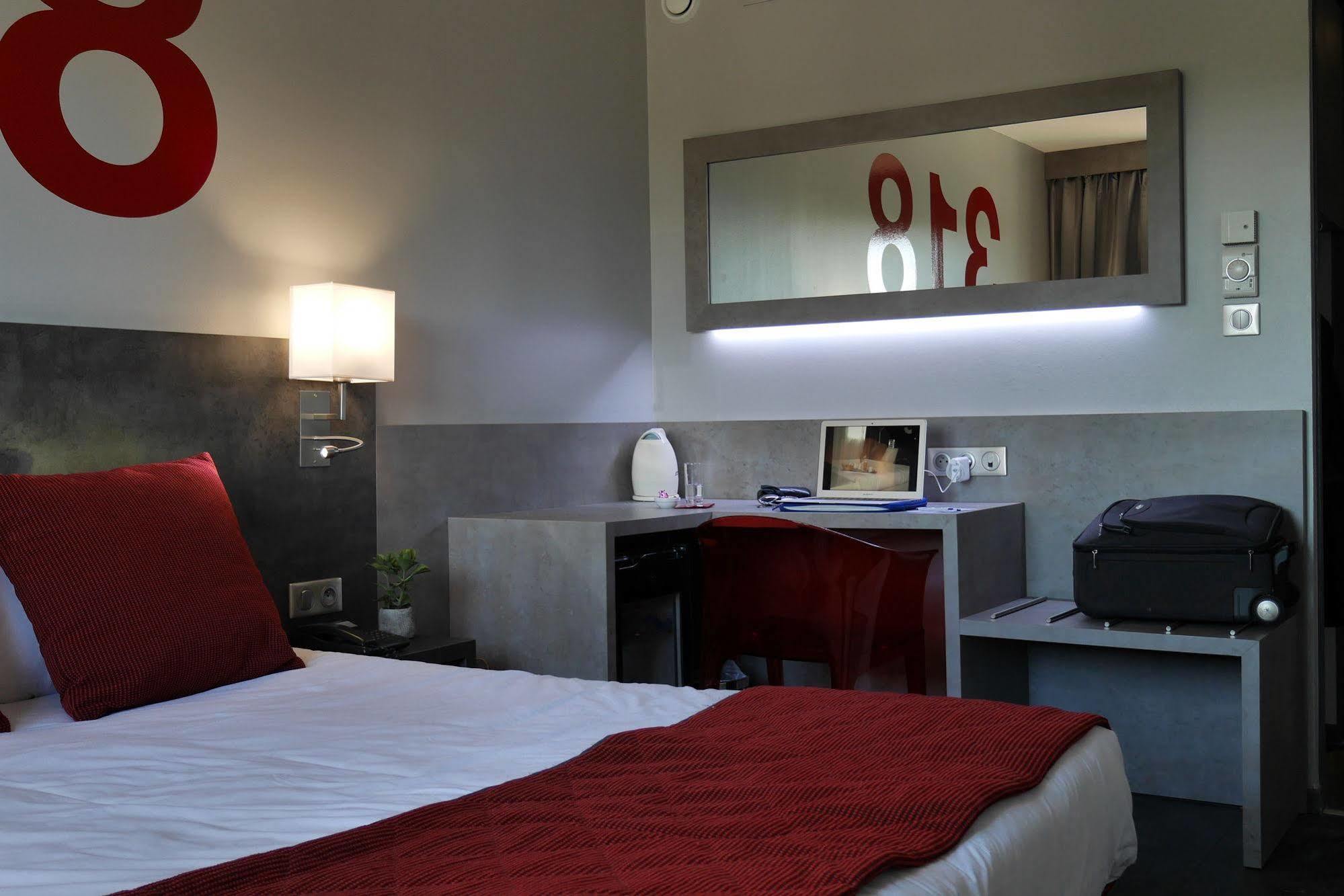 Hotel L'Hotan بورْتيه سور جارون المظهر الخارجي الصورة