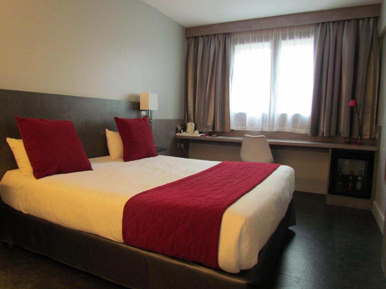Hotel L'Hotan بورْتيه سور جارون المظهر الخارجي الصورة
